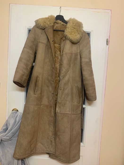 Długi naturalny kożuch