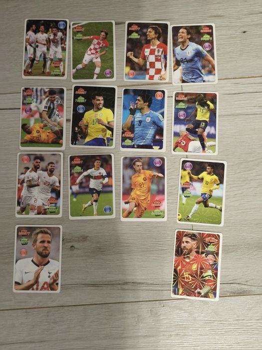 14 kart piłkarskich