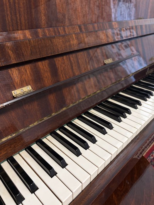 Фортепіано Б/У але у гарній якості