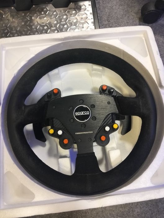 Thrustmaster T300 + extras