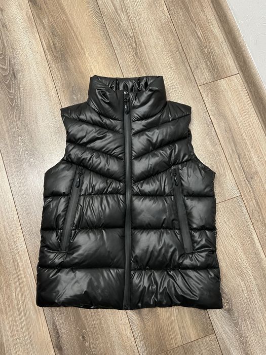 Продам жилетку нова