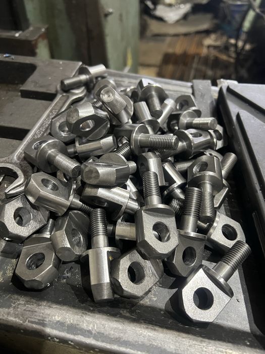 ЧПУ Токарні та Фрезерні роботи, електроерозія