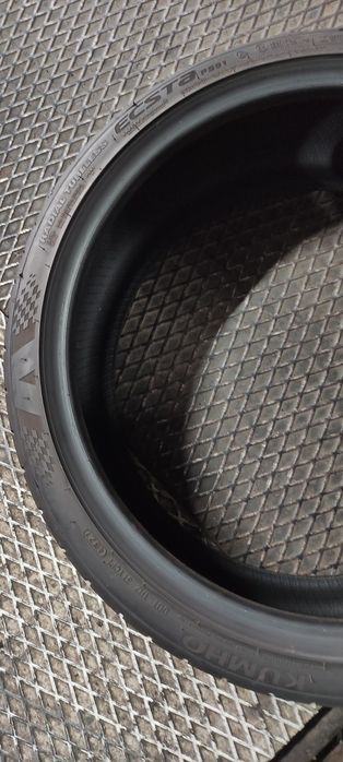 Pneus 235/35/20 semi novos