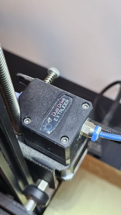 Impressora 3D Creality Ender 3 V2 com upgrades