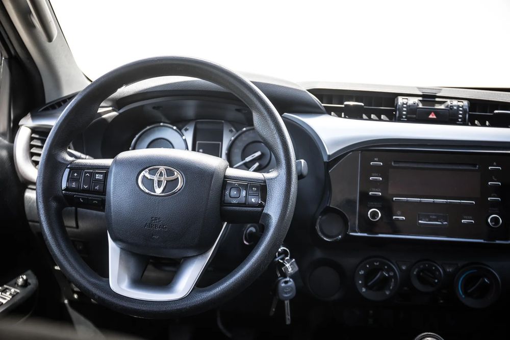 Toyota Hilux 2.4 D-4D 2WD CD CM
