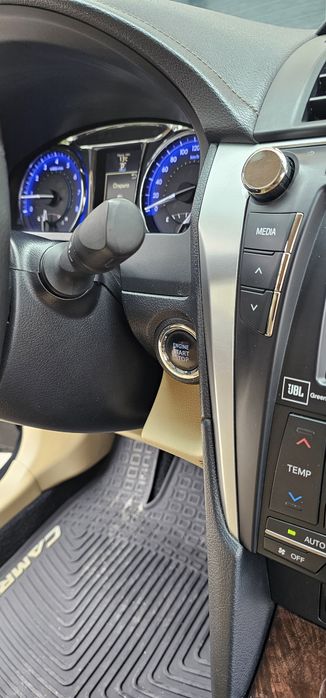 Продам Toyota Camry PREMIUM