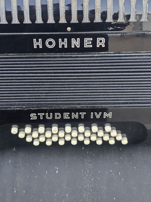 Akordeon Hohner student IV M -32 basy