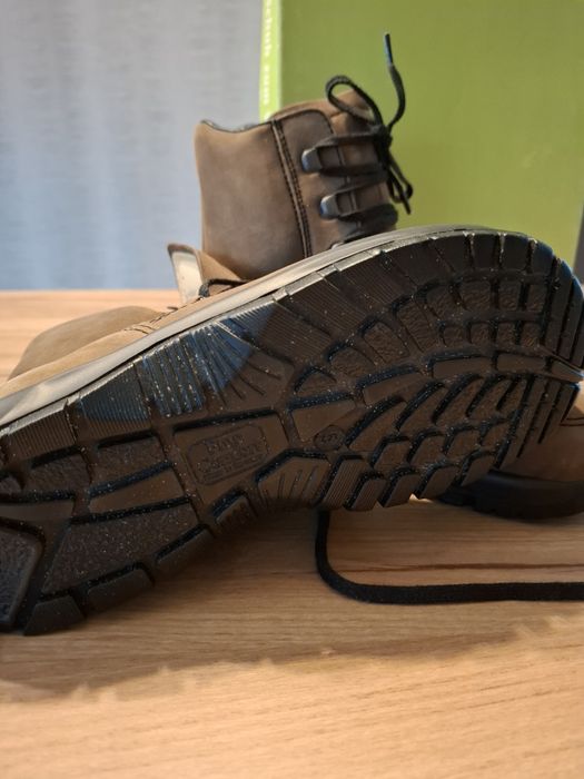 Buty trekingowe-nowe