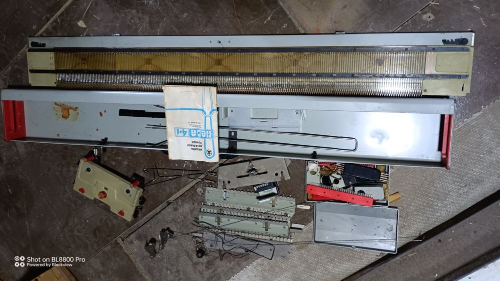 Ручна швейна машинка