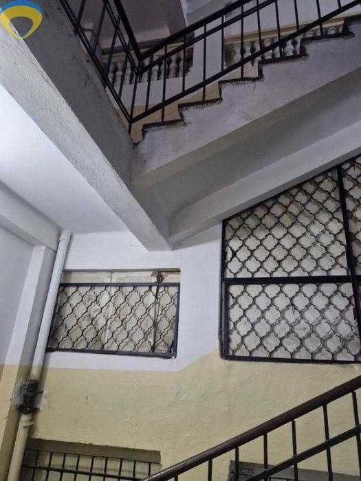 Продам 2-кімнатну “сталінку” у центрі Одеси