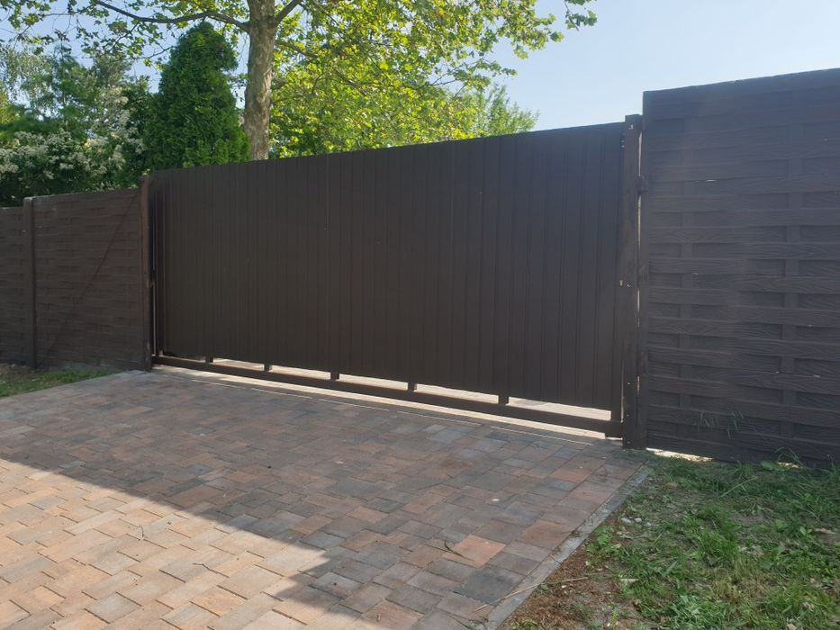 Schody balustrady Brama przesuwna bramy przesuwne 4m 5m ocynk panel 3D