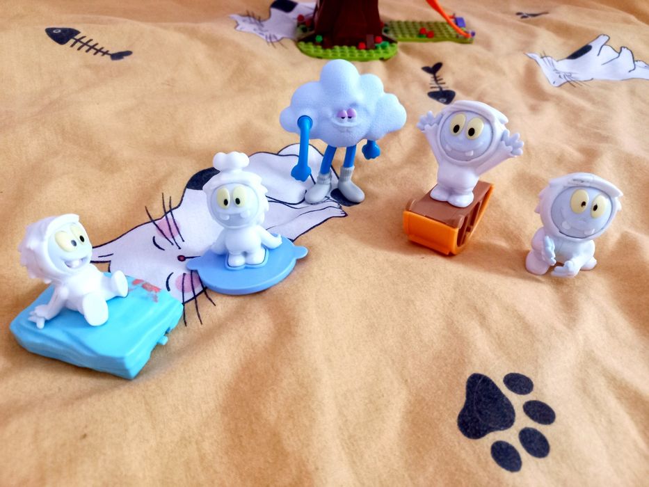 Іграшки з Макдональдзу McDonalds. Тролі  kitty furby Barby снупі Хеппі