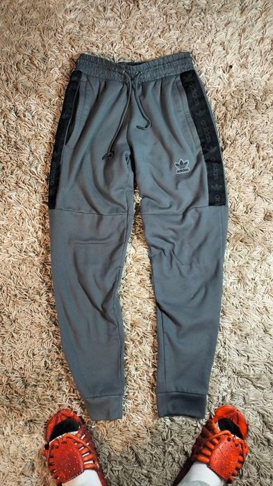 Спортивки Adidas на лампасах (S)