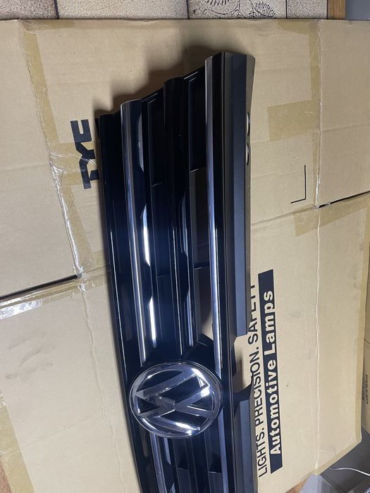 VW Tiguan Grill Atrapa