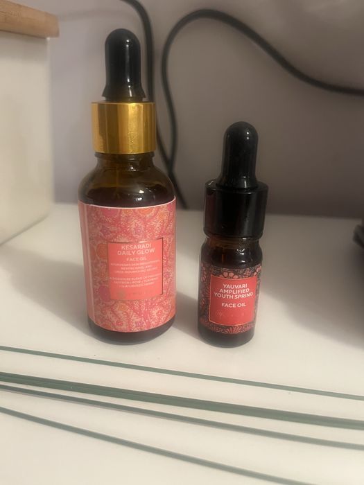 Kesaradi Codzienny Olejek Rozświetlający Do Twarzy (Kesaradi Daily Glow Face Oil)