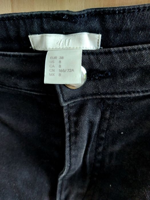 Krótkie czarne spodenki