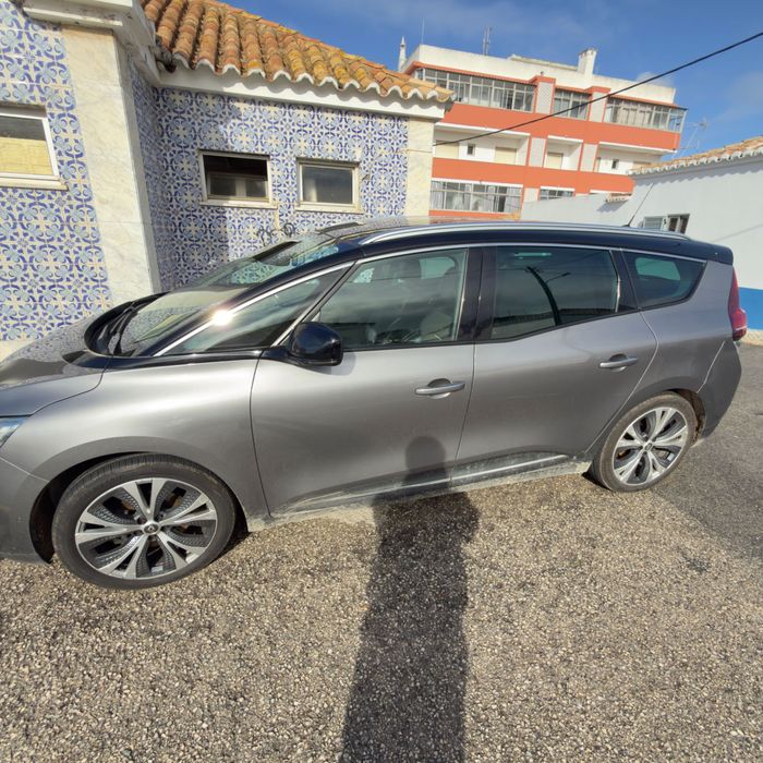 Vendo Renault scenic de 7 lugares toda automática de 2018