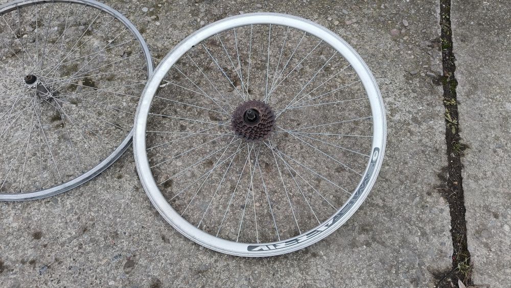Koło felga  obręcz do roweru 28 cali - PRZEDNIE