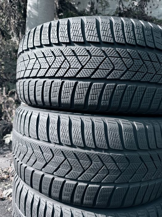 235 40 19 Pirelli Sottozero 3 90% 2024 Шини Зима