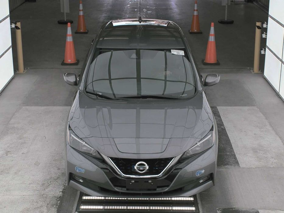 2020 Nissan LEAF SV ціла машина