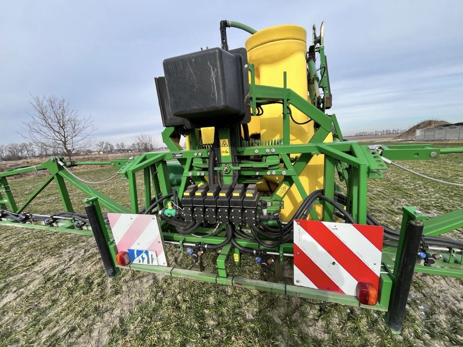 Opryskiwacz John Deere 512 *18 metrów*