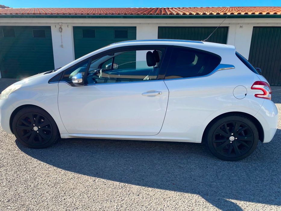 Pegeout 208 Allure 1.6