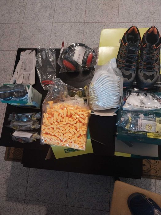 Vende-se, lote de produtos de Higiene e Segurança no trabalho