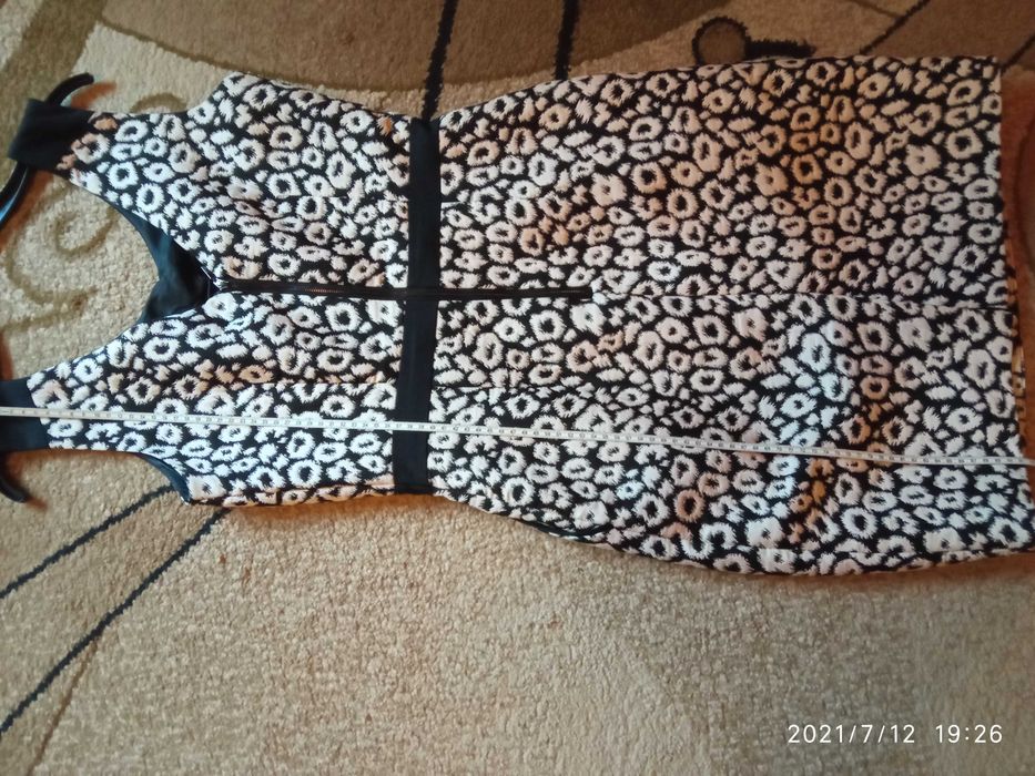 Sukienka koktajlowa Reserved