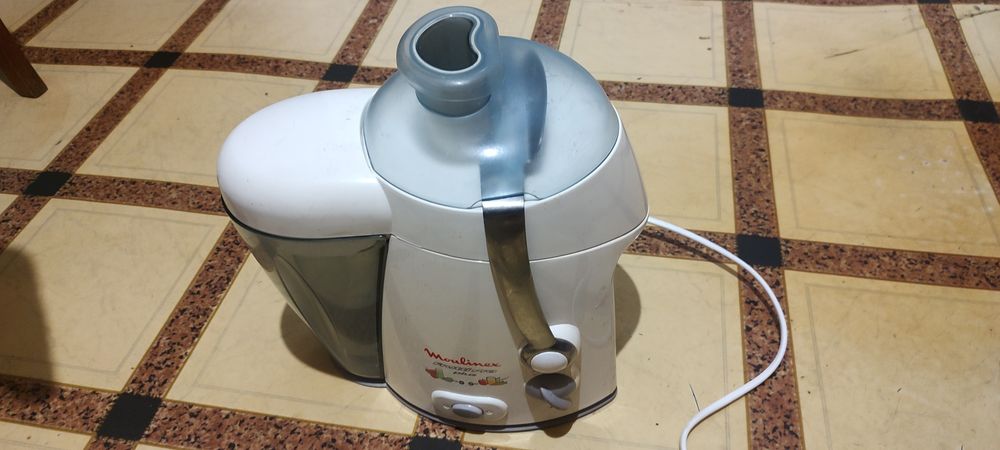 Соковыжималка центробежная Moulinex BKA3. 400w.  Испания