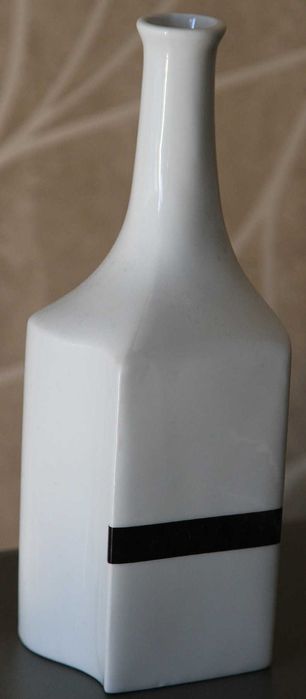 Ваза керамічна біла, оригінальна .