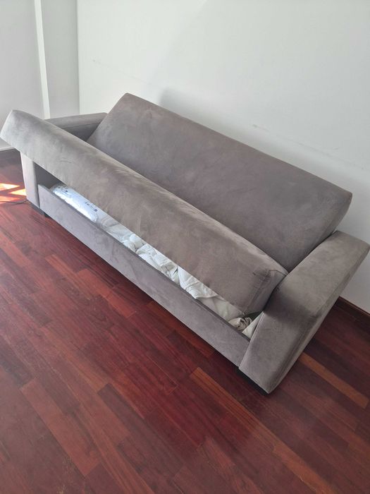 Sofá-cama 3 lugares com baú