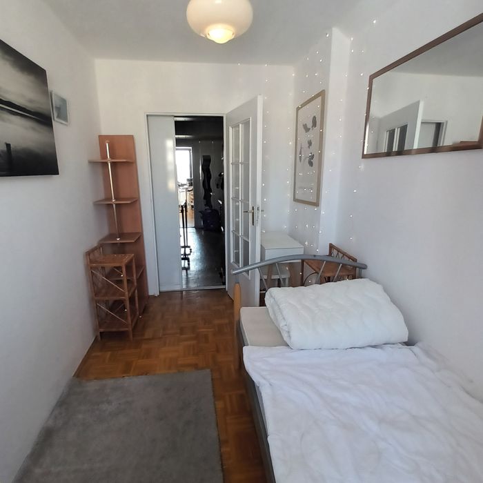 Pokoje dla  studentow,- dwa dostępne.  Nysa centrum.