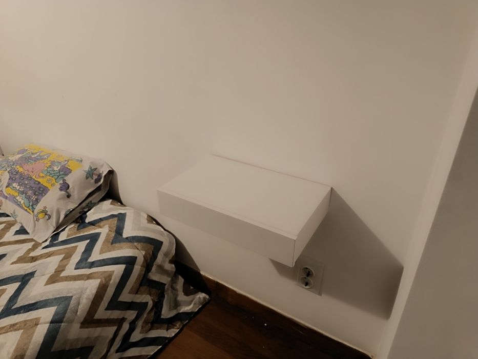 Mesas de cabeceira suspensa