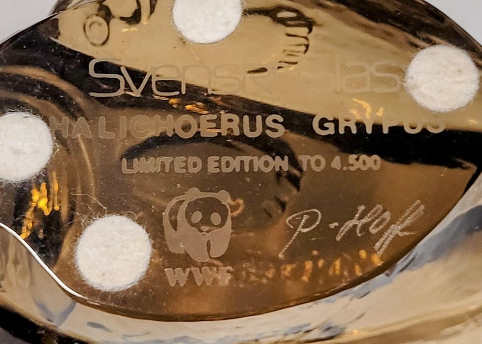 Szklana figurka z serii Bezpieczny Świat WWF