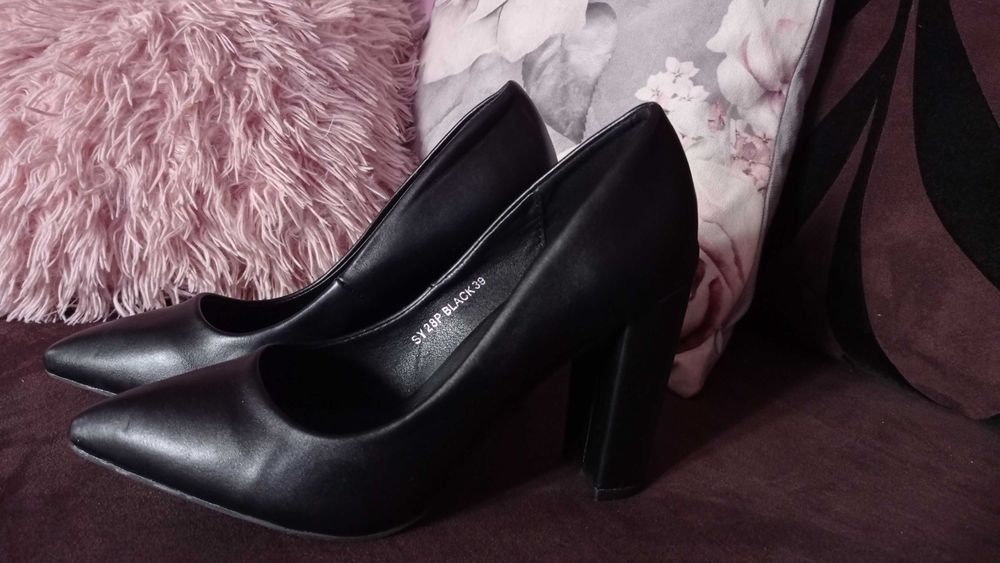 39 czółenka buty nowe obcas słupek czarne