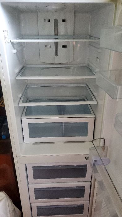 Продам холодильник Samsung RL33EAMS