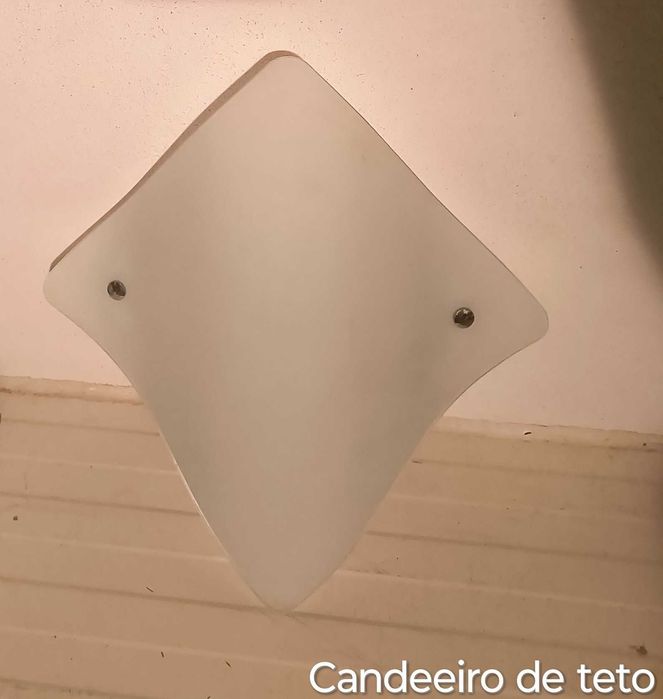 Candeeiro em ótimo estado