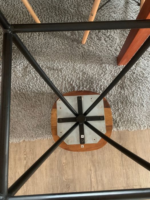 4 bancos altos como novos