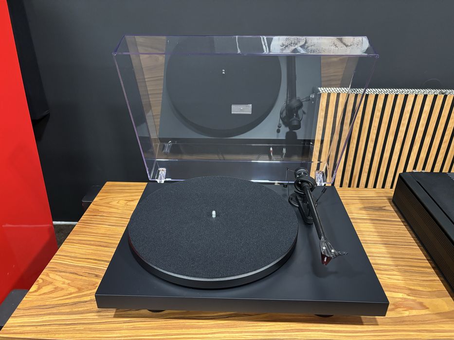 Pro-Ject Debut Carbon EVO 2M Red - gramofon | RATY 0% | Gwarancja