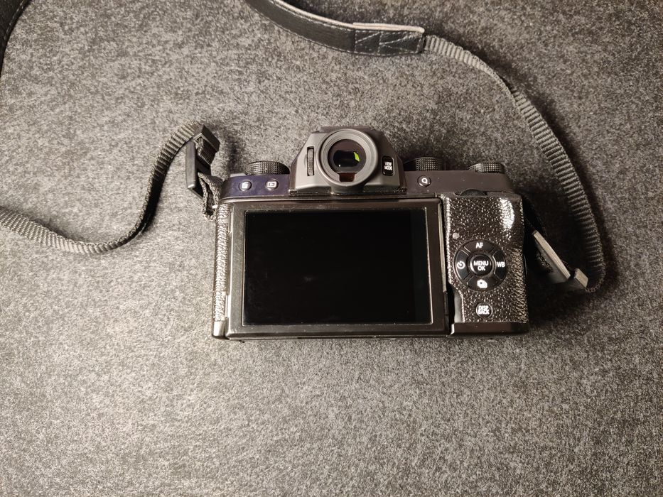 Fujifilm X-T100 body + dodatki