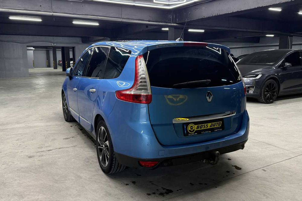Renault Megane Scenic 2012