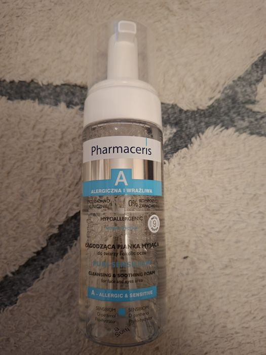 łagodząca pianka myjąca Pharmaceris A Puri-Sensilium o pojemności 150 ml,