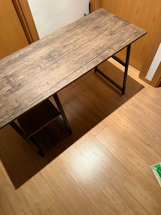 Secretary desk in good condition, made of wood64738755660417120