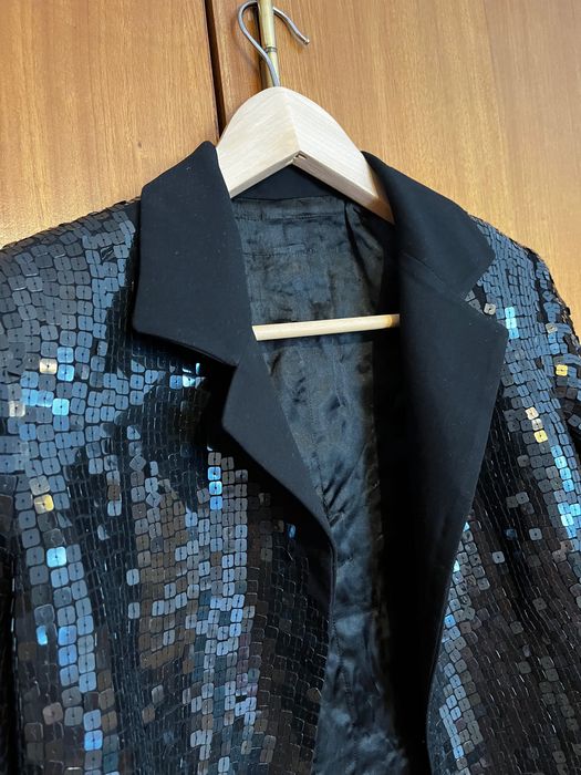 Casaco curto (jaqueta) de lantejoulas ASOS — 35€