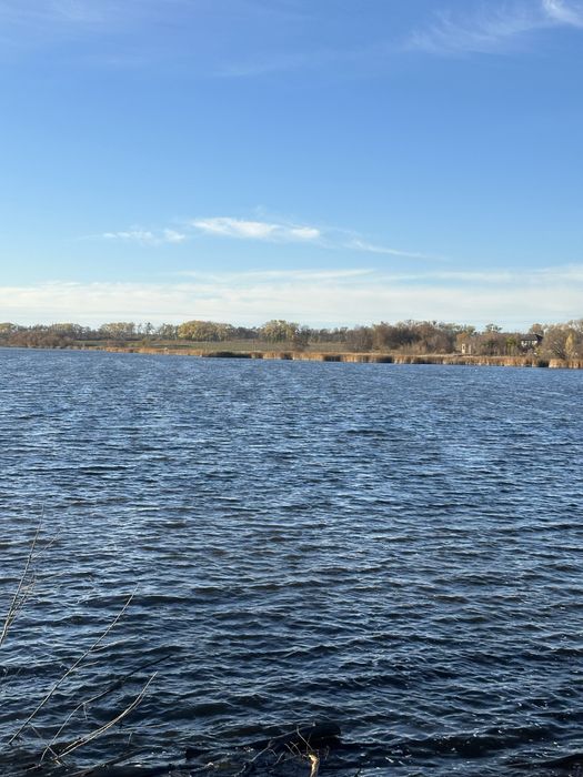 Продаж будинку з виходом до річки