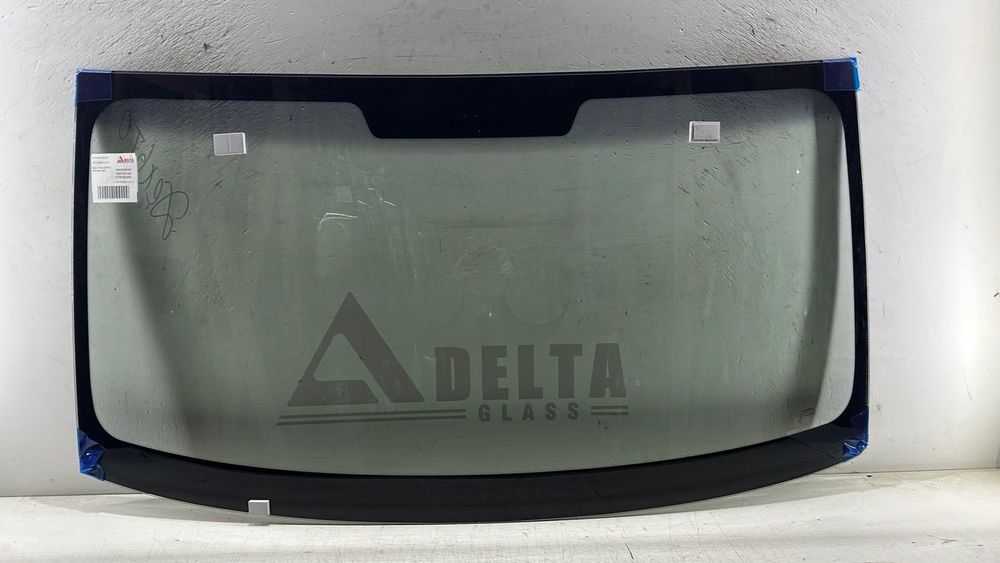 Iveco Daily 2015- Вітрове скло з сірою сонцезахисною полосою
