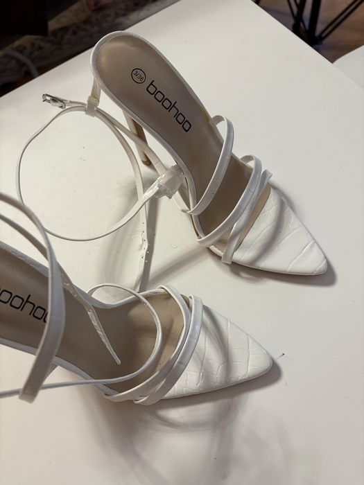 Buty na szpilce boohoo