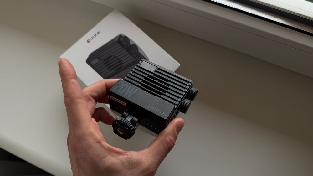 Відеосвітло Ulanzi LE20 20W Pocket RGB