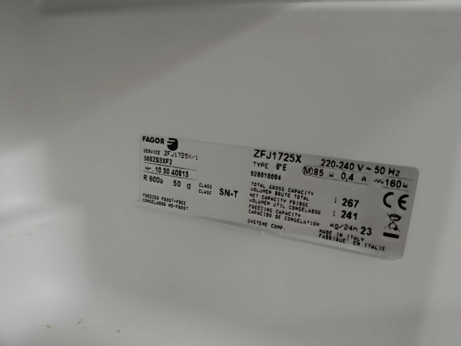 Frigorifico e congelador vertical side-by-side Fagor