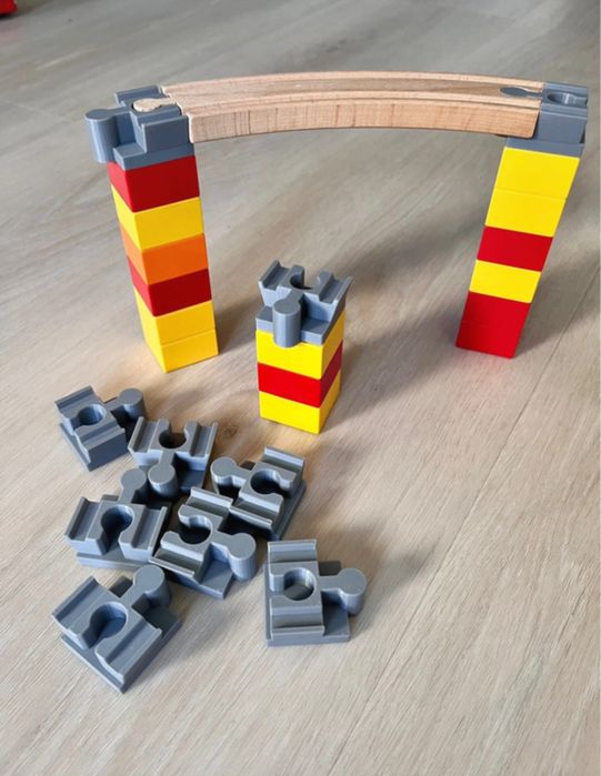 Adaptery łączące lego duplo i tory drewniane